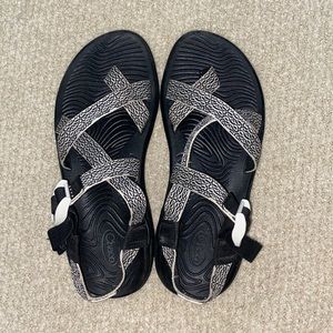 Chaco Cloud Toe Loop Size 9
